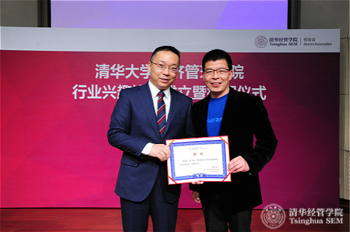 1515544781931028414.jpg 99户外协会会长合影_meitu_6.jpg