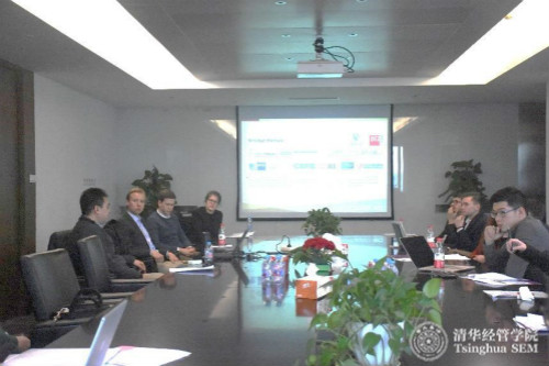 1490594666399088421.jpg 坤鼎投资管理集团股份有限公司代表与学生进行交流_meitu_2.jpg