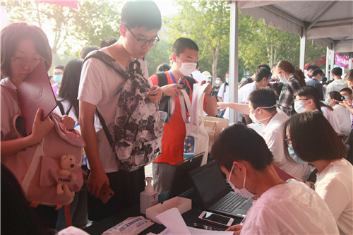 1630582603421093035.jpg IMG_7251.jpg